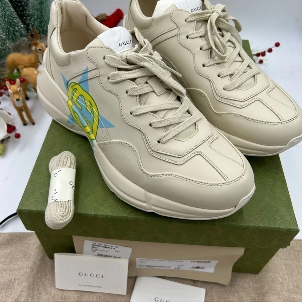 Men’s Gucci rython logo leather sneakers size 9 made in Italy